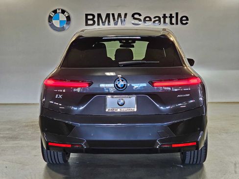 Used 2024 BMW iX xDrive50 w/ Sport Package AWD/4WD image 5
