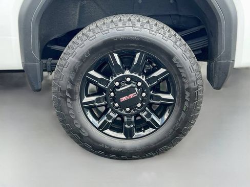 Used 2025 GMC Sierra 3500 AT4 w/ AT4 Premium Plus Package AWD/4WD image 12