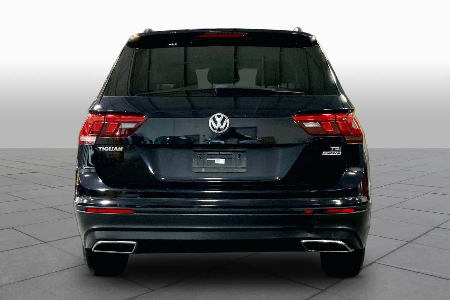 Used 2018 Volkswagen Tiguan S w/ 3rd Row Seat Package AWD/4WD image 5