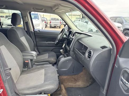 Used 2017 Jeep Patriot Sport w/ Power Value Group FWD image 19