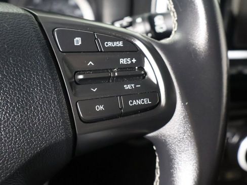 Used 2022 Hyundai Venue Limited FWD image 39
