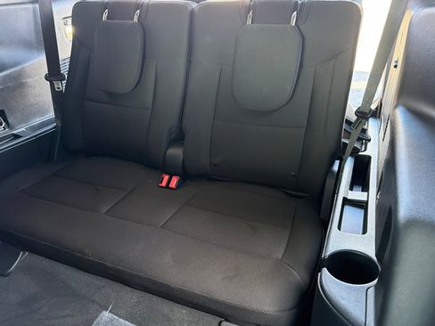 Used 2023 Ford Explorer XLT image 15