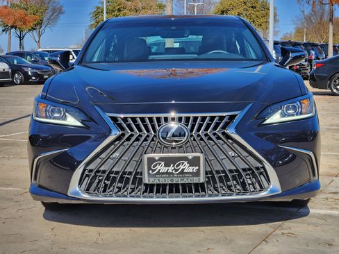 Used 2025 Lexus ES 300h w/ Premium Package image 8