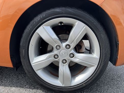 Used 2014 Hyundai Veloster FWD image 20