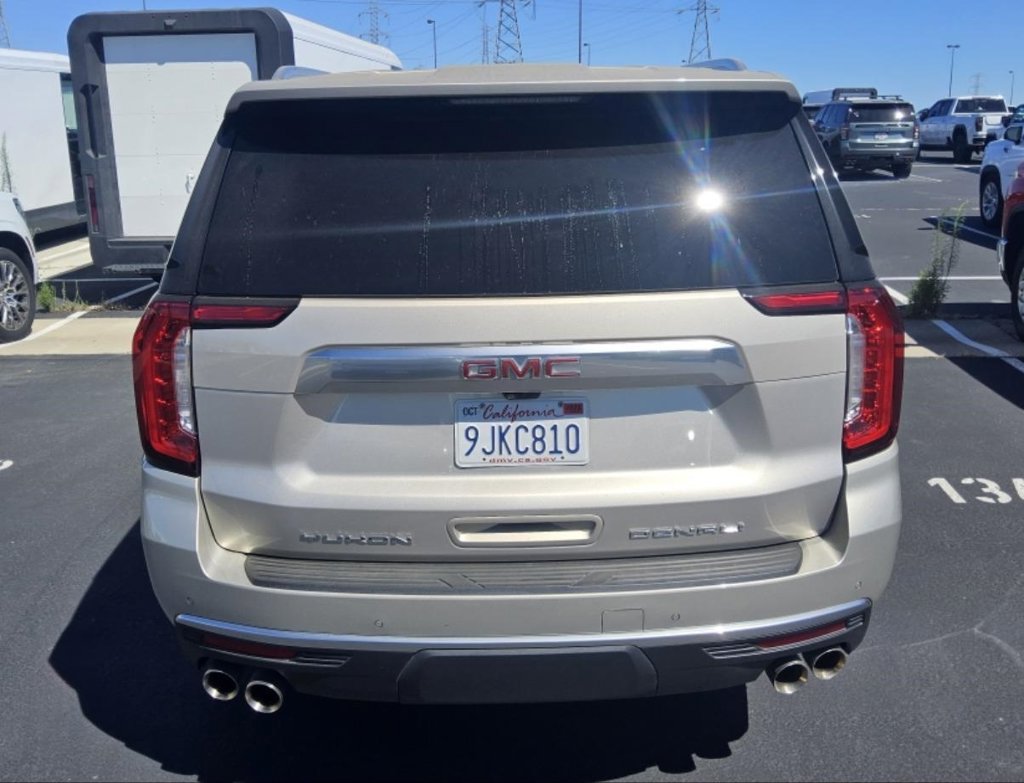 Used 2023 GMC Yukon XL Denali w/ Denali Reserve Package AWD/4WD image 7