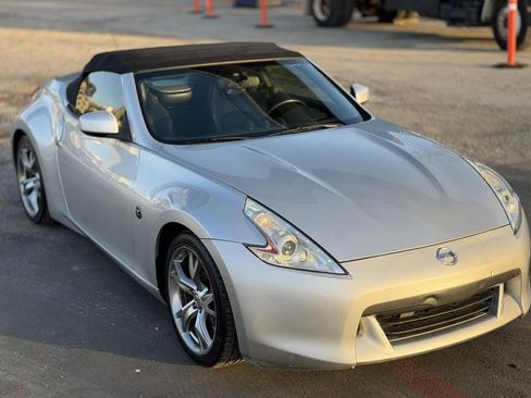 Used 2011 Nissan 370Z Touring w/ Sport Pkg image 6