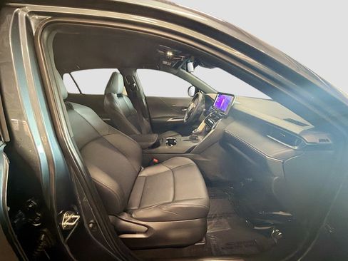Used 2024 Toyota Venza XLE AWD/4WD image 31