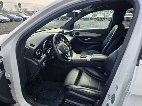 Used 2019 Mercedes-Benz GLC 300 4MATIC image 22