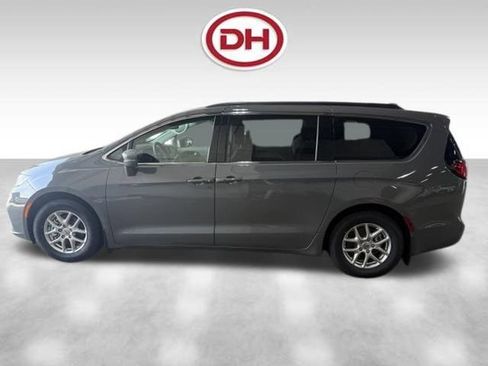 Used 2022 Chrysler Pacifica Touring-L FWD image 8