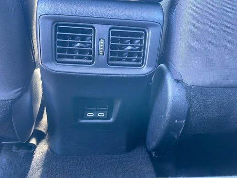 Used 2025 Toyota RAV4 XLE FWD image 32