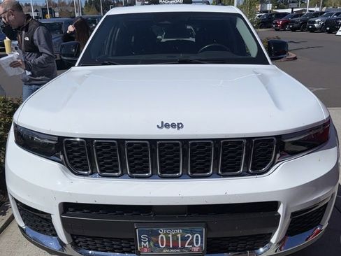 Used 2022 Jeep Grand Cherokee L Limited AWD/4WD image 4