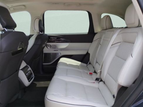 Used 2024 Lincoln Nautilus Black Label AWD/4WD image 10