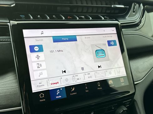 Used 2024 Jeep Grand Cherokee Limited 4xe image 15