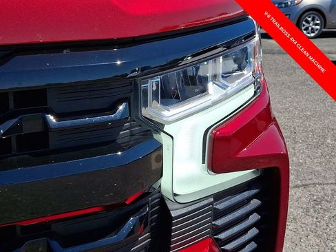 Used 2024 Chevrolet Silverado 1500 LT Trail Boss w/ Convenience Package II AWD/4WD image 9
