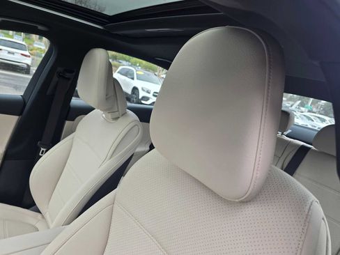 Used 2025 Mercedes-Benz C 300 4MATIC Sedan image 25