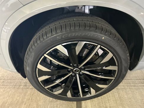 New 2026 Volvo XC90 B6 Ultra w/ Protection Package Premier image 8