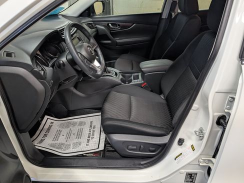 Used 2018 Nissan Rogue SV FWD image 11