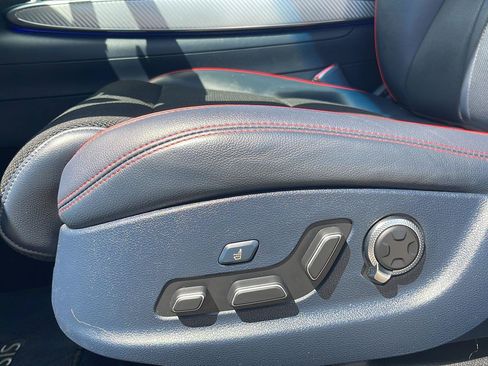 Used 2022 Genesis GV70 2.5T w/ Sport Prestige Package AWD/4WD image 20