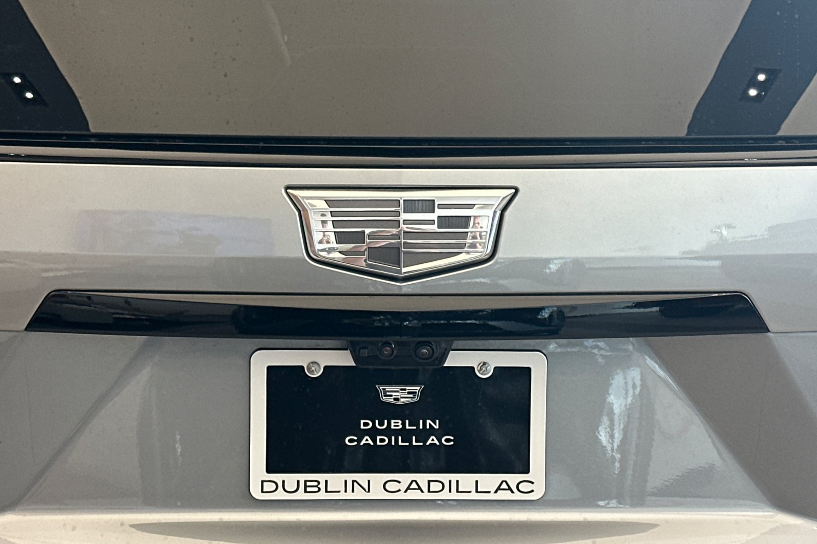 Certified 2025 Cadillac Escalade V w/ LPO, ONYX Package AWD/4WD image 47