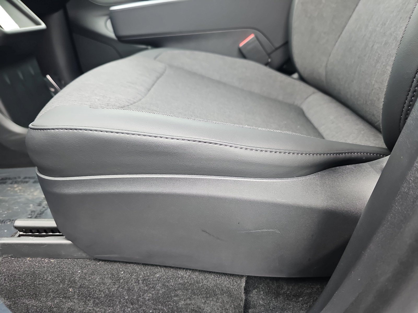 Used 2026 Tesla Model Y 2WD image 25