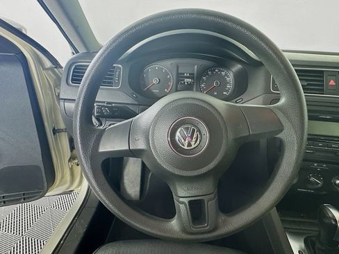 Used 2011 Volkswagen Jetta SE FWD image 13