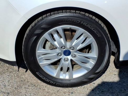 Used 2012 Ford Focus SEL FWD image 9