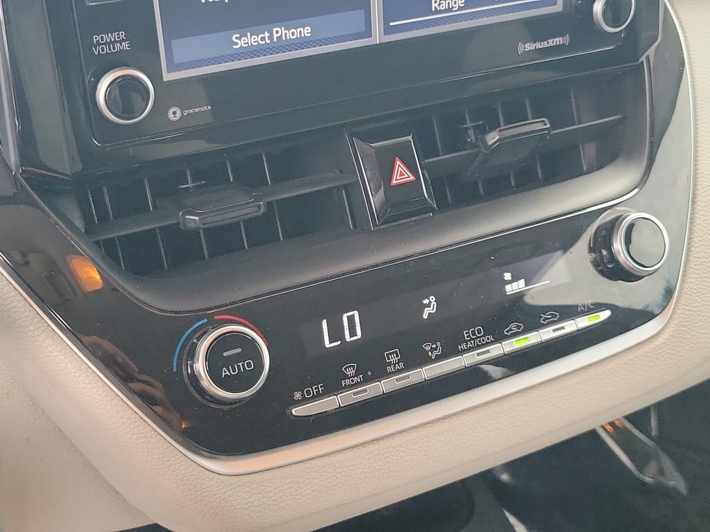 Used 2022 Toyota Corolla LE FWD image 26
