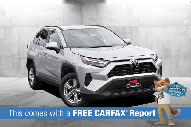 Used 2025 Toyota RAV4 XLE w/ Weather Package AWD/4WD image 2