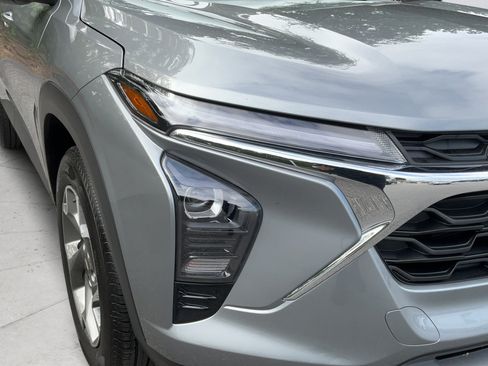 Certified 2026 Chevrolet Trax LT w/ Driver Confidence Package FWD image 27
