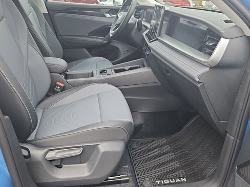New 2026 Volkswagen Tiguan SE image 29
