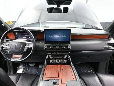 Used 2024 Lincoln Navigator Reserve AWD/4WD image 25