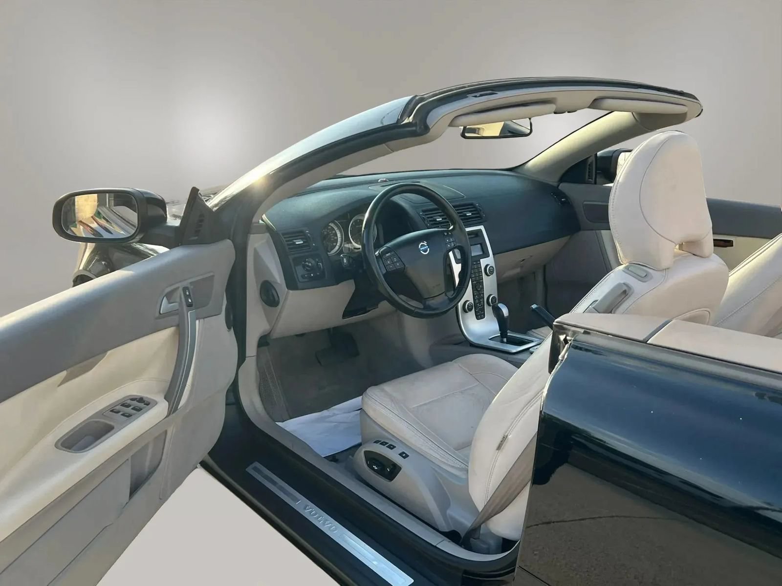 Used 2011 Volvo C70 T5 FWD image 17