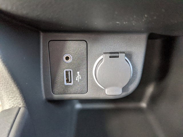 Certified 2025 Nissan Kicks Play S FWD image 33