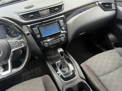 Used 2017 Nissan Rogue Sport SV w/ SV Premium Package FWD image 20