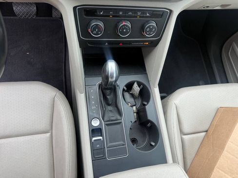 Used 2018 Volkswagen Atlas SE FWD image 11