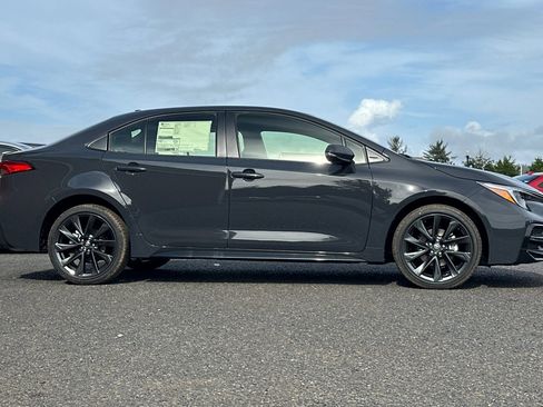 New 2026 Toyota Corolla SE w/ SE Premium Package image 4