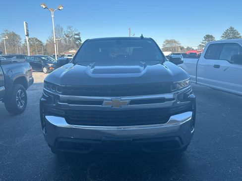 Used 2021 Chevrolet Silverado 1500 LT image 2