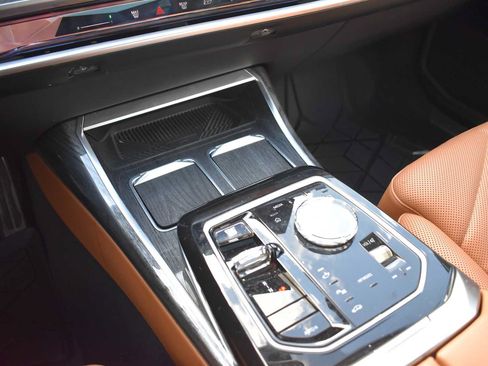 Certified 2024 BMW 740i xDrive AWD/4WD image 17