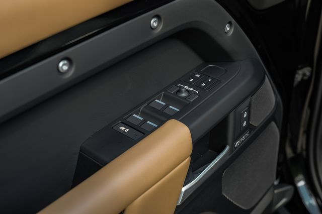 New 2026 Land Rover Defender 110 X-Dynamic SE AWD/4WD image 57
