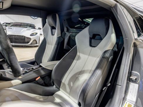 Used 2015 Lamborghini Huracan LP 610-4 image 31