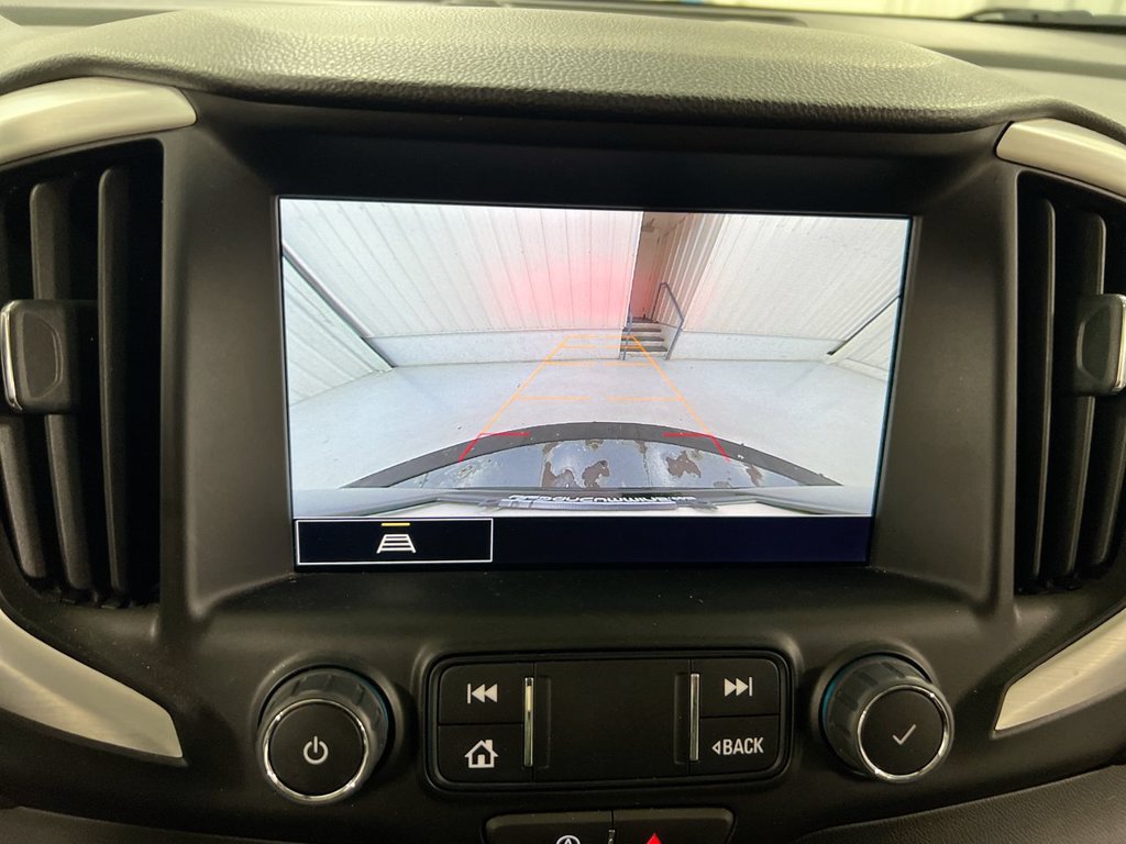 Used 2024 GMC Terrain SLE w/ Driver Convenience Package AWD/4WD image 16
