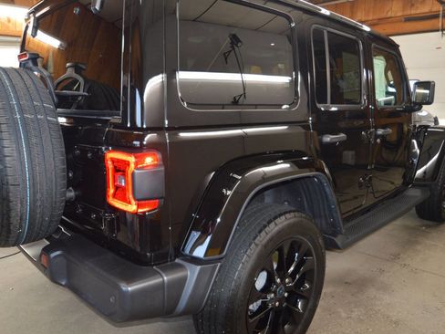 Used 2024 Jeep Wrangler Unlimited Sahara w/ Dual Top Group image 18