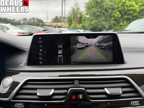 Used 2018 BMW 740i RWD image 27