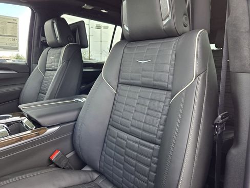 New 2026 Cadillac Escalade ESV Platinum Sport AWD/4WD image 16