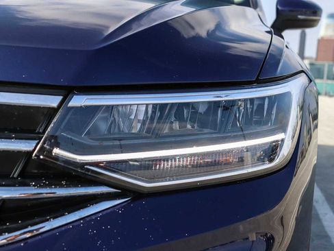 Certified 2023 Volkswagen Tiguan SE FWD image 7