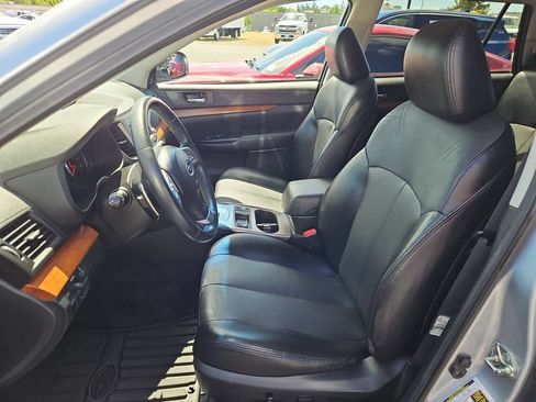 Used 2014 Subaru Outback 3.6R Limited w/ Moonroof Package AWD/4WD image 21