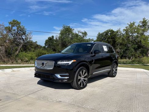 Used 2025 Volvo XC90 B6 Plus w/ Protection Package Premier image 2