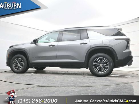 New 2026 Chevrolet Traverse LT image 18