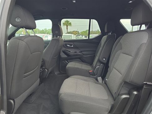 Used 2023 Chevrolet Traverse LT w/ Rear Camera Mirror Package image 12
