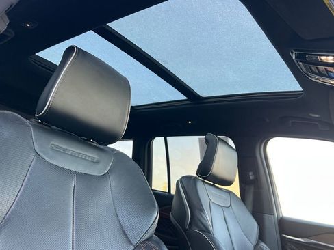 Used 2024 Jeep Grand Cherokee Summit image 17